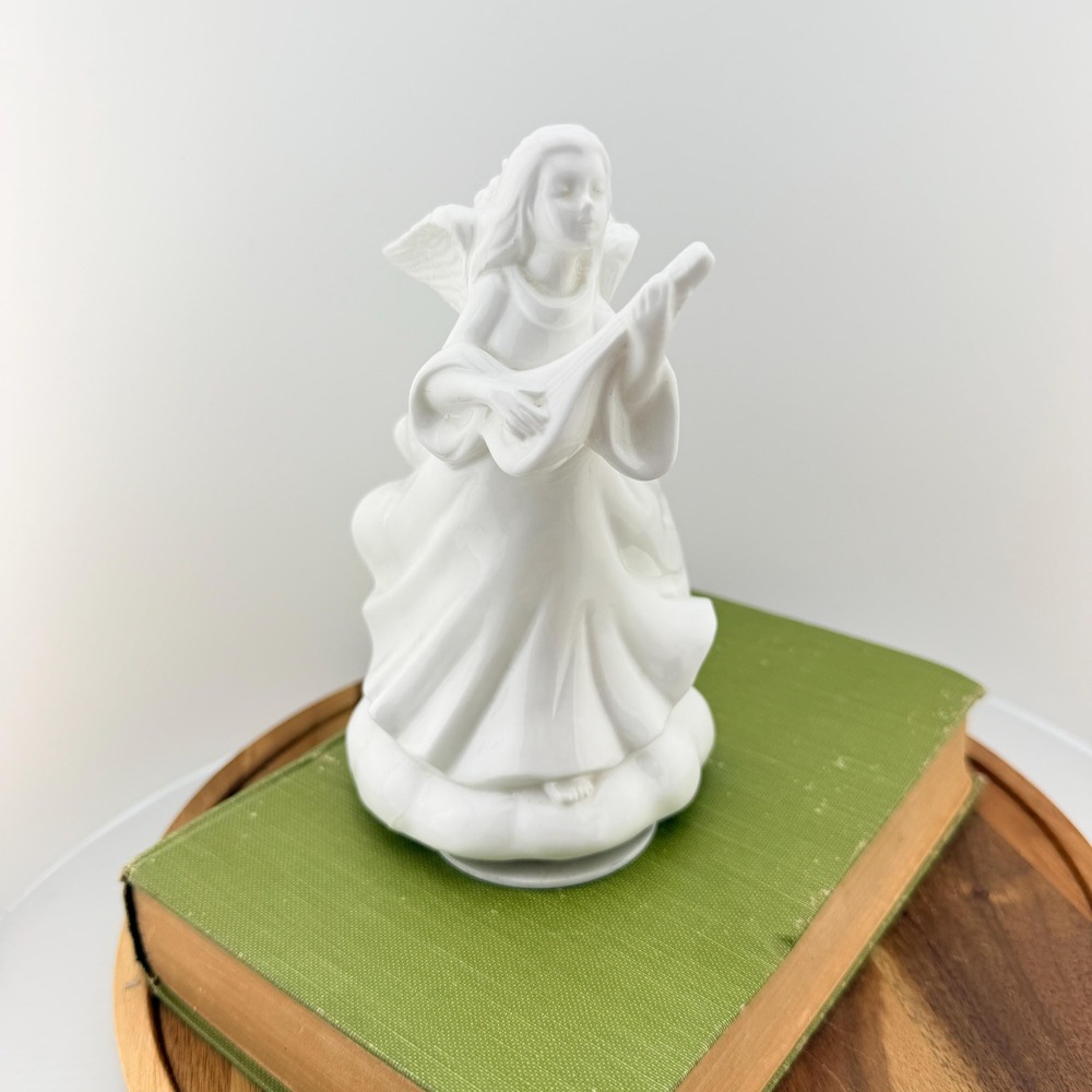Vintage 1980 Willits Designs Ceramic Angel Music Box Playing Ave Maria, Holiday